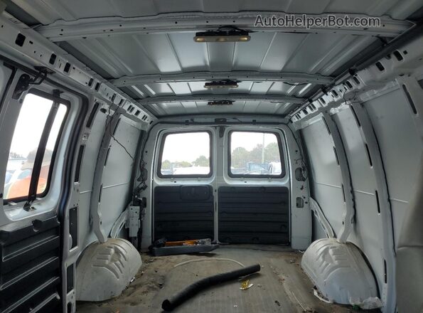 1GCWGAFP3P1203324 2023 CHEVROLET EXPRESS White Widok tylnych siedzeń