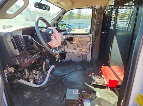 1GCWGAFP3S1252919 2025 CHEVROLET EXPRESS White Вид салону спереду
