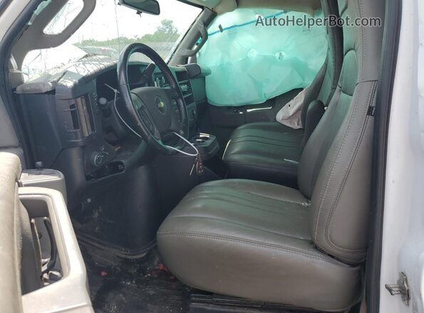 1GCWGAFP6P1187488 2023 CHEVROLET EXPRESS Белый Вид салона спереди