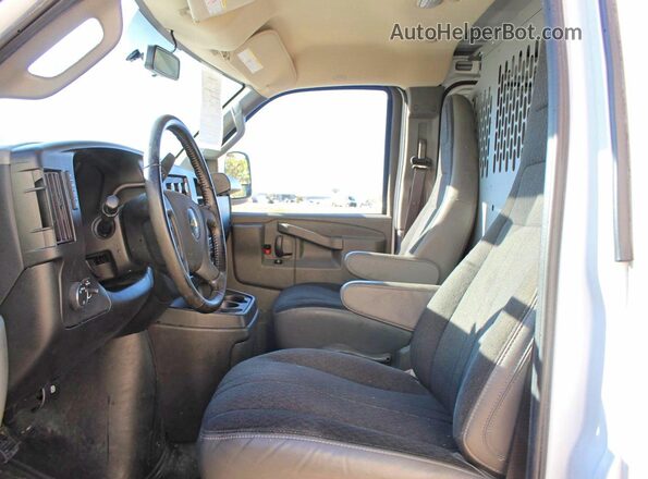 1GCWGAFPXP1243335 2023 CHEVROLET EXPRESS White Vista del cuadro de instrumentos