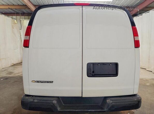 1GCWGAFPXS1270608 2025 CHEVROLET EXPRESS White Widok z tyłu