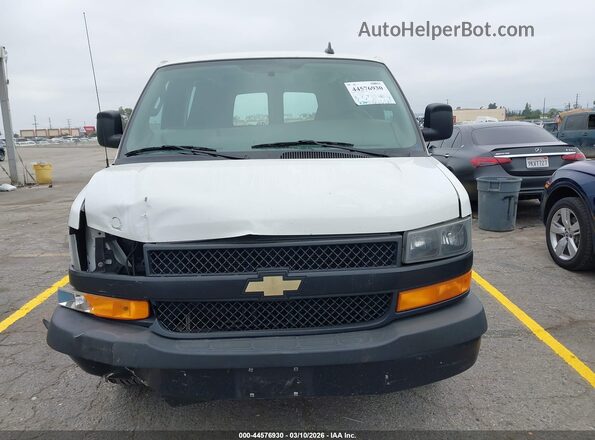 1GCZGGFG3K1359517 2019 CHEVROLET EXPRESS Белый Вид задней части салона