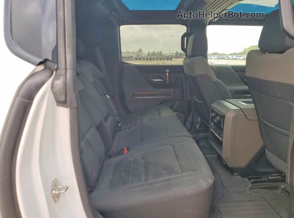 1GKB0RDC4RU110531 2024 GMC HUMMER White Widok komory silnika