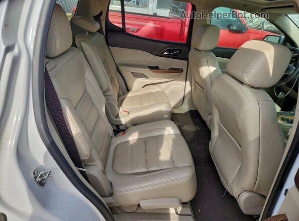 1GKKNXLS4HZ124591 2017 GMC ACADIA White Widok wnętrza z tyłu