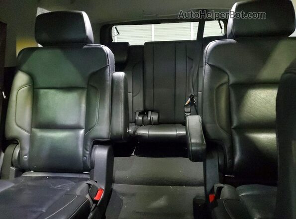 1GKS2BKC4LR149215 2020 GMC YUKON Silver Widok tylnych siedzeń