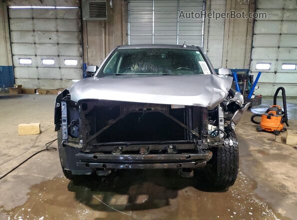 1GKS2BKC4LR149215 2020 GMC YUKON Silver Widok z przodu