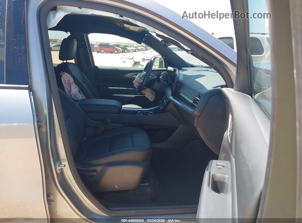 1GNERGKS3TJ140262 2026 CHEVROLET TRAVERSE Silver Widok wnętrza z przodu