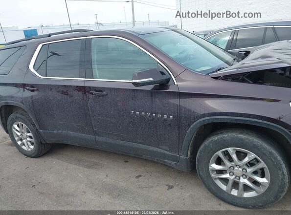 1GNEVGKW2LJ313106 2020 CHEVROLET TRAVERSE Maroon Widok wnętrza z tyłu