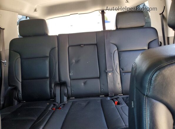 1GNSCBKC7HR166548 2017 CHEVROLET TAHOE Серебряный Вид задних сидений