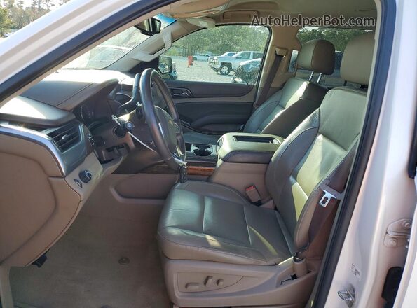 1GNSCBKC8HR343673 2017 CHEVROLET TAHOE Белый Вид салона спереди
