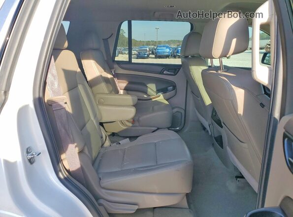 1GNSCBKC8HR343673 2017 CHEVROLET TAHOE Белый Вид задней части салона