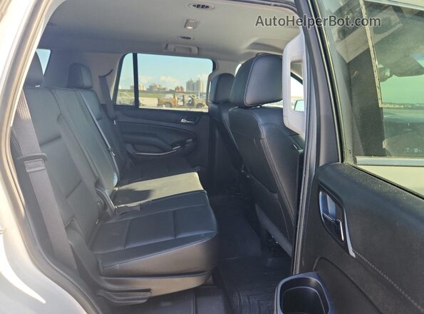 1GNSCBKCXJR395537 2018 CHEVROLET TAHOE Белый Вид задней части салона