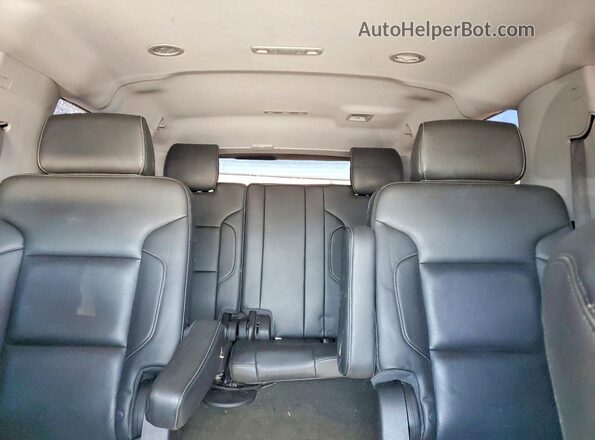 1GNSCJKC2JR201528 2018 CHEVROLET SUBURBAN White Widok tylnych siedzeń