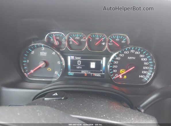 1GNSKBKC5JR389633 2018 CHEVROLET TAHOE Белый Вид задних сидений