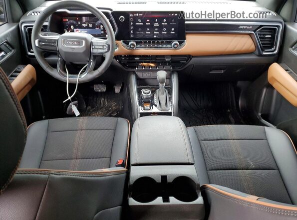 1GTP2DEK3T1159698 2026 GMC CANYON Silver Widok deski rozdzielczej