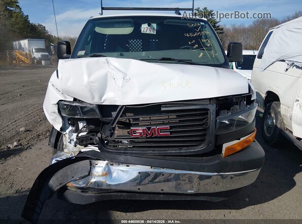 1GTW7AF75N1241733 2022 GMC SAVANA 2500 White Vista del cuadro de instrumentos