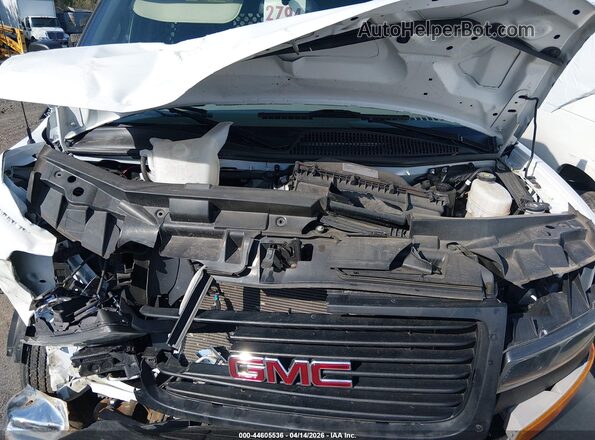 1GTW7AF75N1241733 2022 GMC SAVANA 2500 White Vista trasera