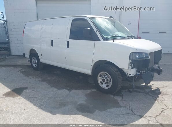 1GTW7AFP5S1140820 2025 GMC SAVANA CARGO White Передня права чверть