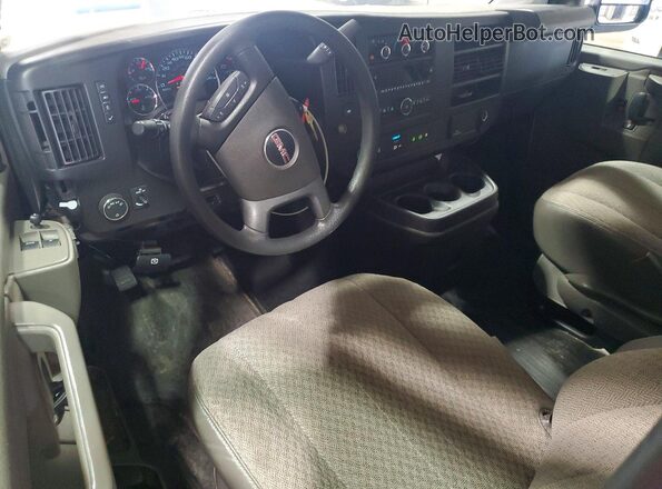 1GTW7AFPXP1225370 2023 GMC SAVANA Белый Вид панели приборов