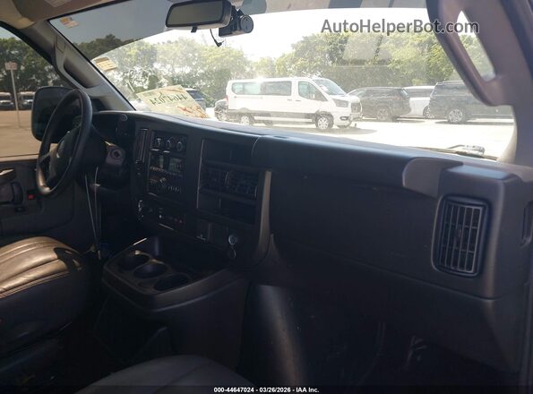 1GTZ7GFP9P1152833 2023 GMC SAVANA CARGO White Vista interior delantera