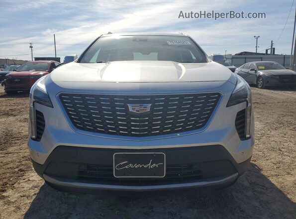 1GYFZDR48NF110029 2022 CADILLAC XT4 Серебряный Вид спереди