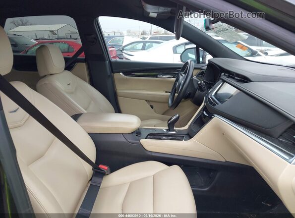 1GYKNARS1HZ322569 2017 CADILLAC XT5 Черный Вид салона спереди