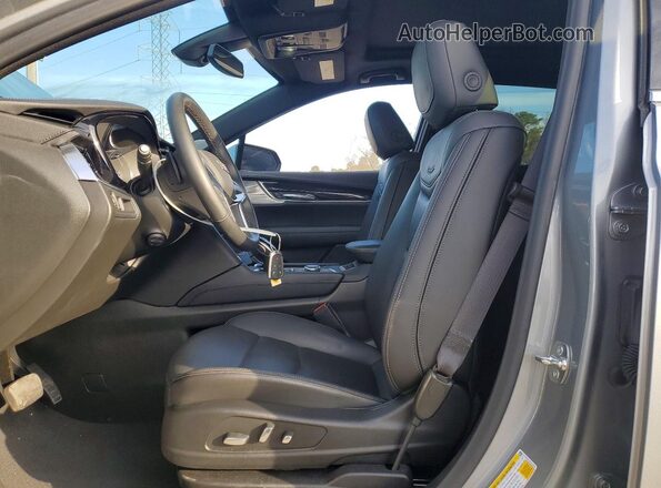 1GYKNDRS3SZ119093 2025 CADILLAC XT5 Серебряный Вид салона спереди