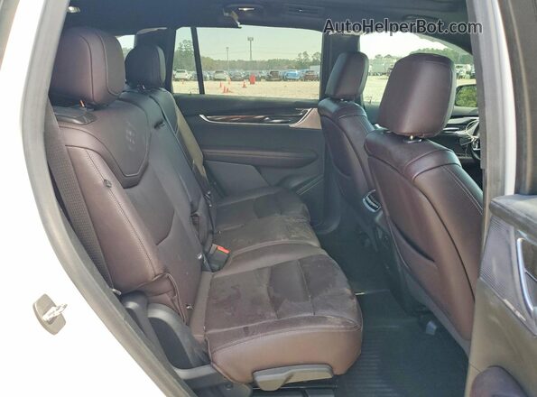 1GYKPDRS8NZ106919 2022 CADILLAC OTHER White Вид задньої частини салону