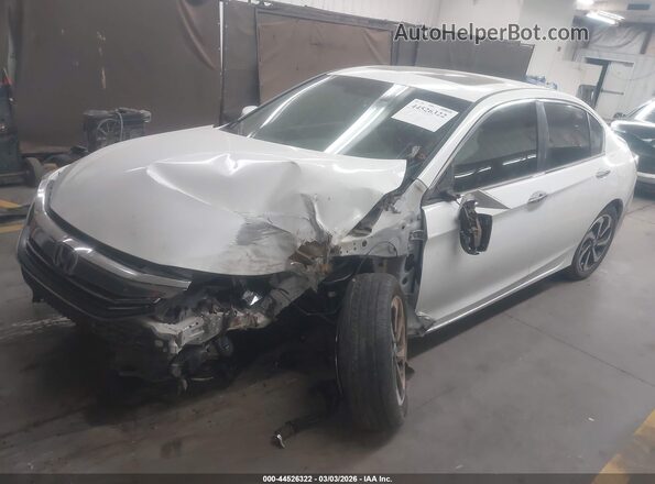 1HGCR2F79HA219632 2017 HONDA ACCORD White Vista tres cuartos delantera izquierda