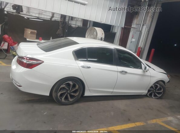 1HGCR2F79HA219632 2017 HONDA ACCORD White Vista del cuadro de instrumentos