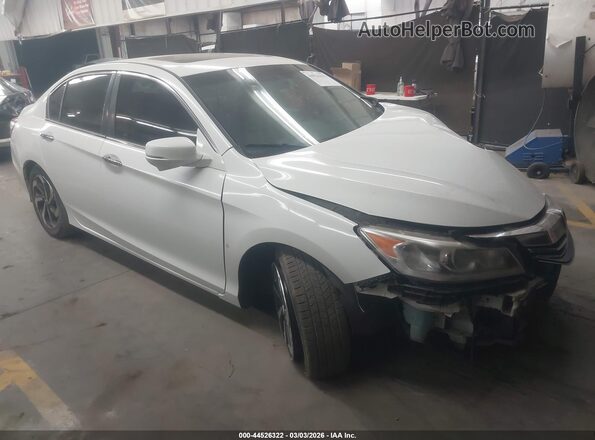 1HGCR2F79HA219632 2017 HONDA ACCORD White Delantero derecho