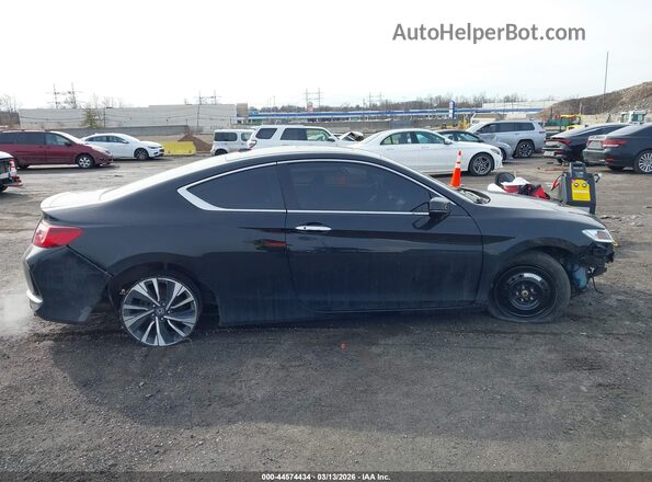 1HGCT1B87HA008245 2017 HONDA ACCORD Black Вид задньої частини салону
