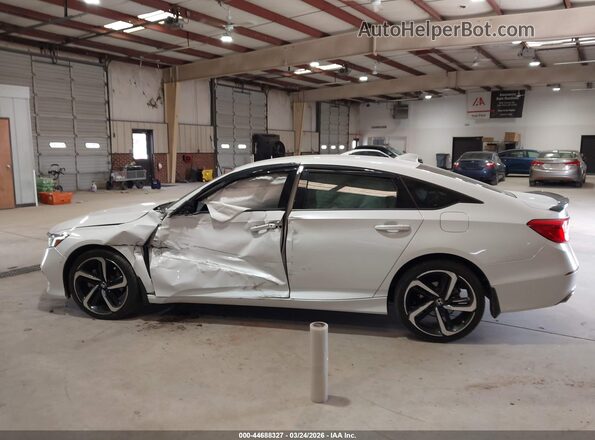 1HGCV1F33KA015337 2019 HONDA ACCORD White უკანა სალონის ხედი