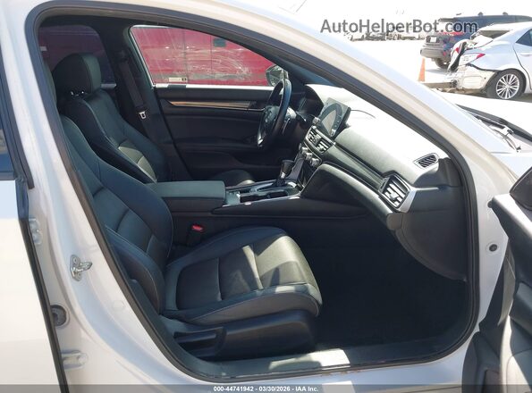 1HGCV1F37LA067765 2020 HONDA ACCORD Белый Вид салона спереди