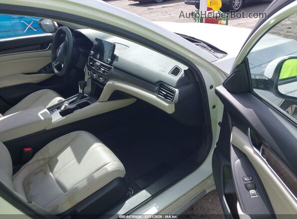1HGCV1F48KA073257 2019 HONDA ACCORD White Widok wnętrza z przodu