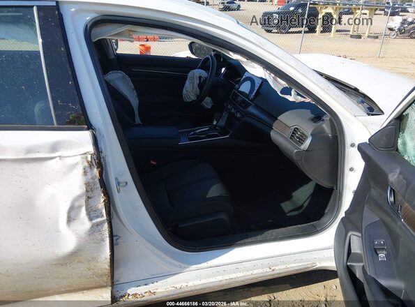 1HGCV1F49KA060596 2019 HONDA ACCORD Белый Вид салона спереди