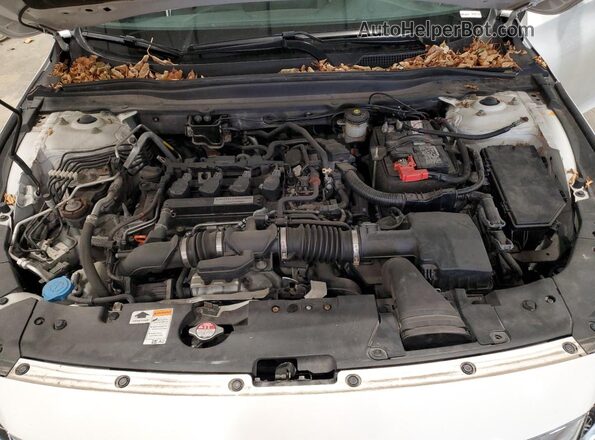1HGCV1F5XKA132172 2019 HONDA ACCORD White Вид задньої частини салону