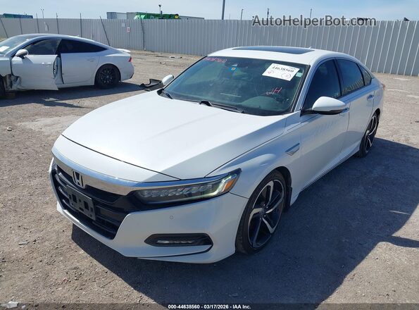 1HGCV1F9XJA045177 2018 HONDA ACCORD Белый Передняя левая четверть
