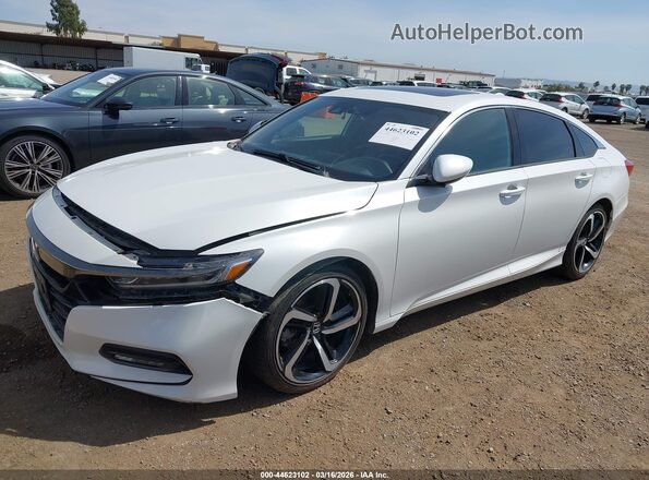 1HGCV2F32JA036250 2018 HONDA ACCORD Белый Передняя левая четверть