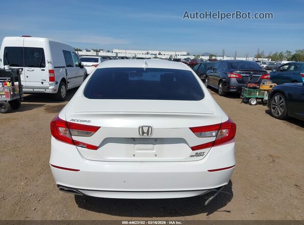 1HGCV2F32JA036250 2018 HONDA ACCORD Белый 