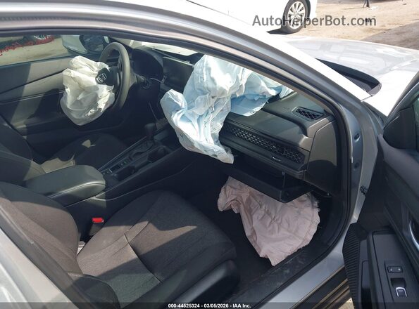 1HGCY1F27RA021165 2024 HONDA ACCORD Silver Widok wnętrza z przodu