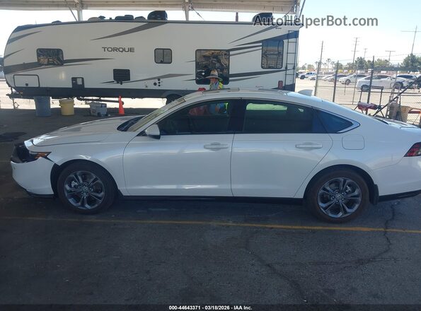 1HGCY2F61RA090684 2024 HONDA ACCORD HYBRID White Vista interior de 360 grados