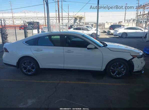 1HGCY2F61RA090684 2024 HONDA ACCORD HYBRID White Vista interior trasera