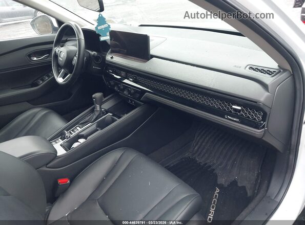 1HGCY2F84RA044199 2024 HONDA ACCORD HYBRID Белый Вид салона спереди