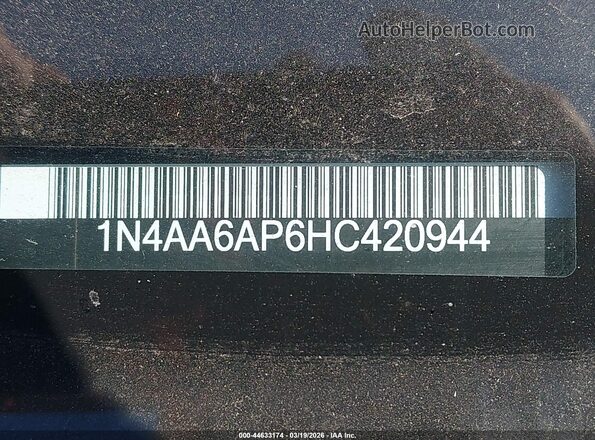 1N4AA6AP6HC420944 2017 NISSAN MAXIMA White Widok komory silnika