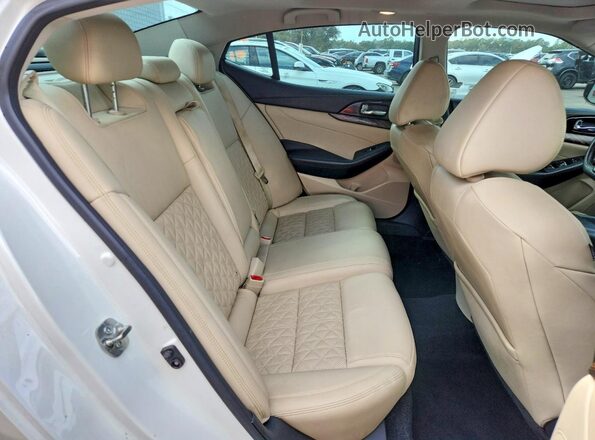 1N4AA6AP7HC451524 2017 NISSAN MAXIMA PLATINUM White Widok tylnych siedzeń