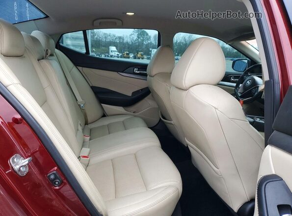 1N4AA6AP7JC372943 2018 NISSAN MAXIMA Burgundy Հետևի նստատեղերի տեսք