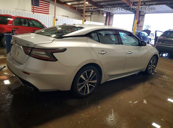 1N4AA6AV0KC361489 2019 NISSAN MAXIMA Серебряный Задняя правая четверть