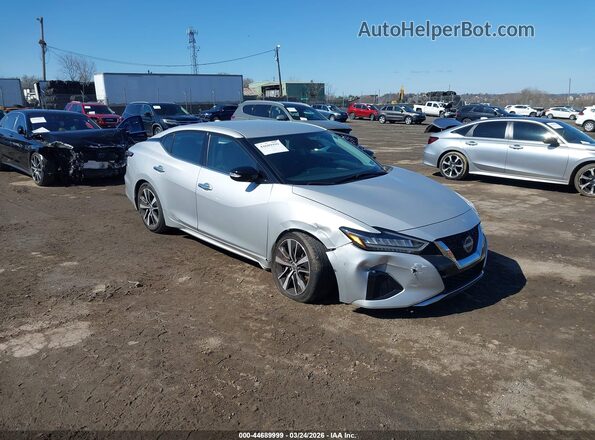 1N4AA6CV6PC505602 2023 NISSAN MAXIMA Серебряный Передняя правая четверть