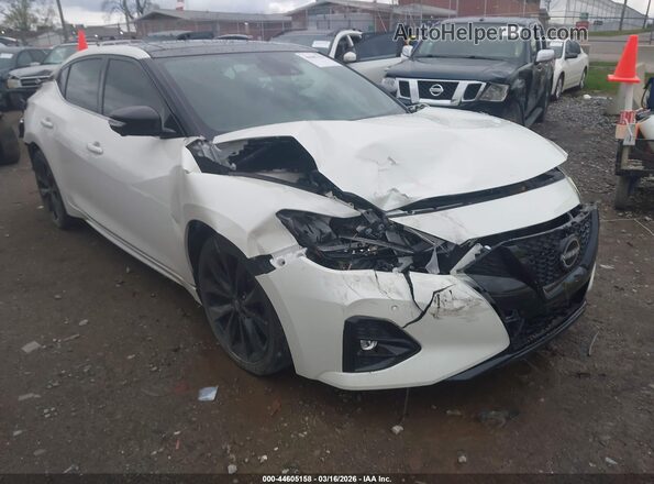 1N4AA6EV3PC503562 2023 NISSAN MAXIMA SR Белый Вид спереди
